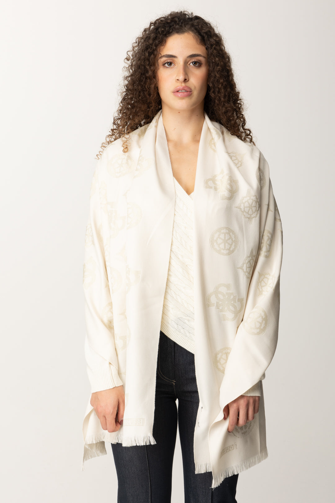 GUESS Sciarpa Grande 180x80 Cm White Logo - Morbida Con Frange In Poliestere E Modale - 4