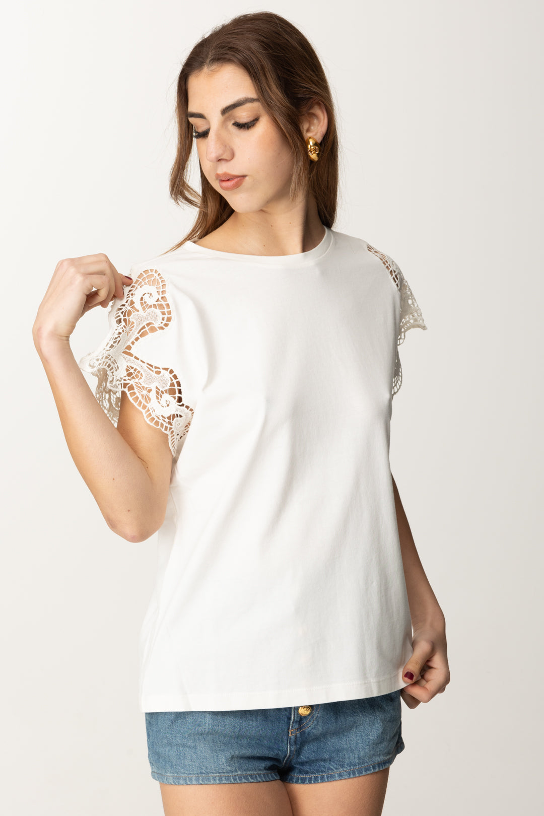 T-shirt à Manches en Dentelle et Coupe Fluide