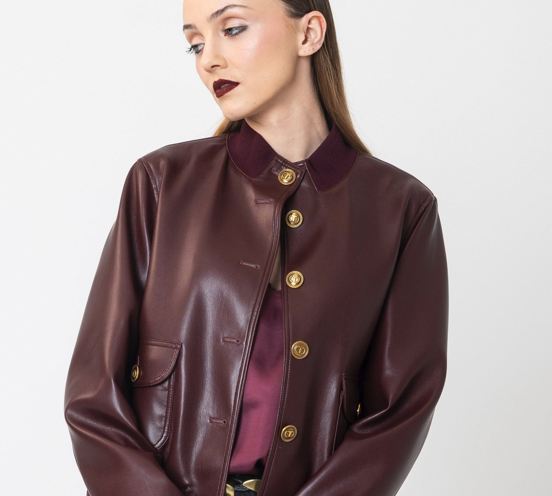 Trend in saldo: il fascino caldo di caffè e bordeaux