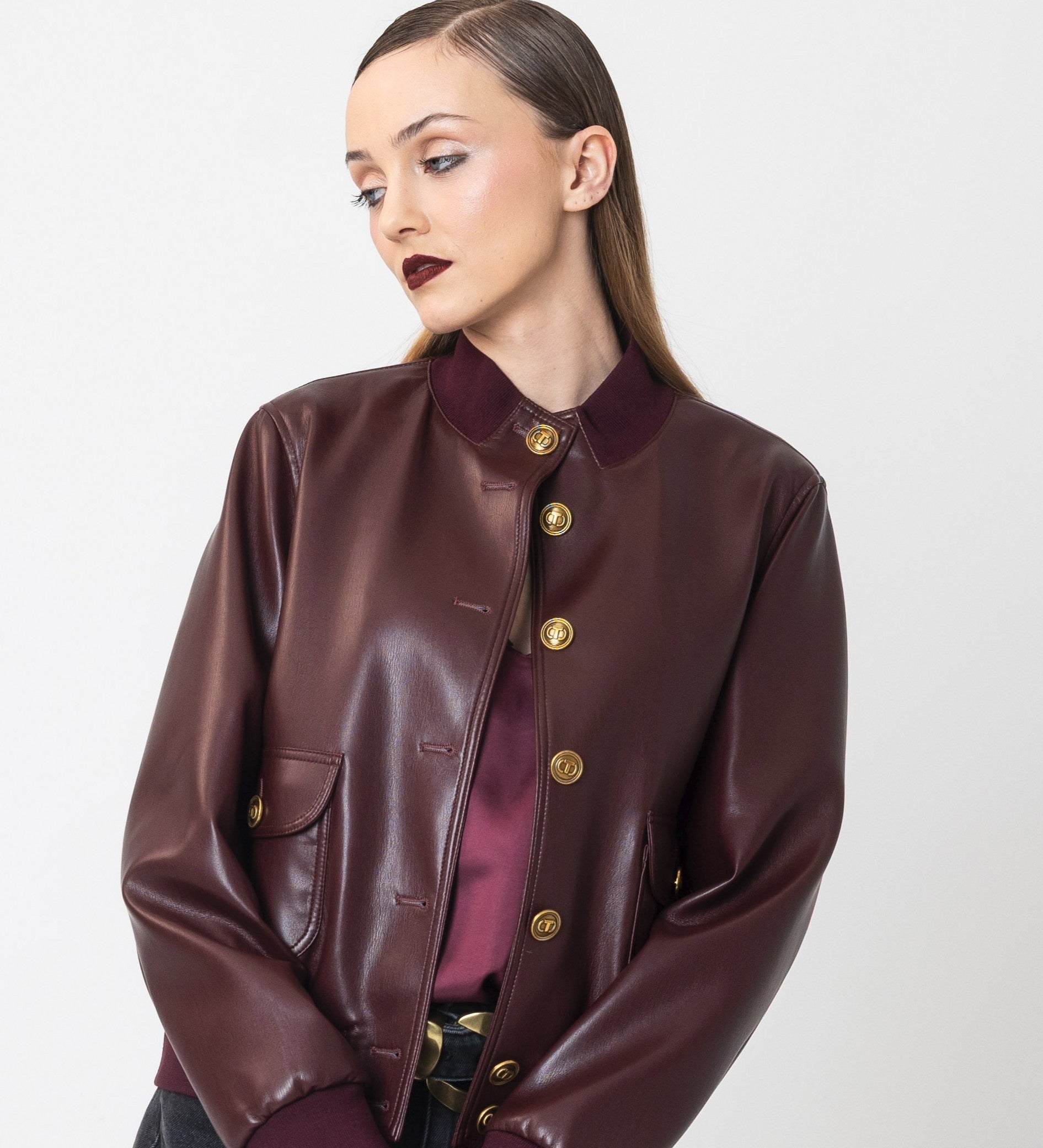 Trend in saldo: il fascino caldo di caffè e bordeaux