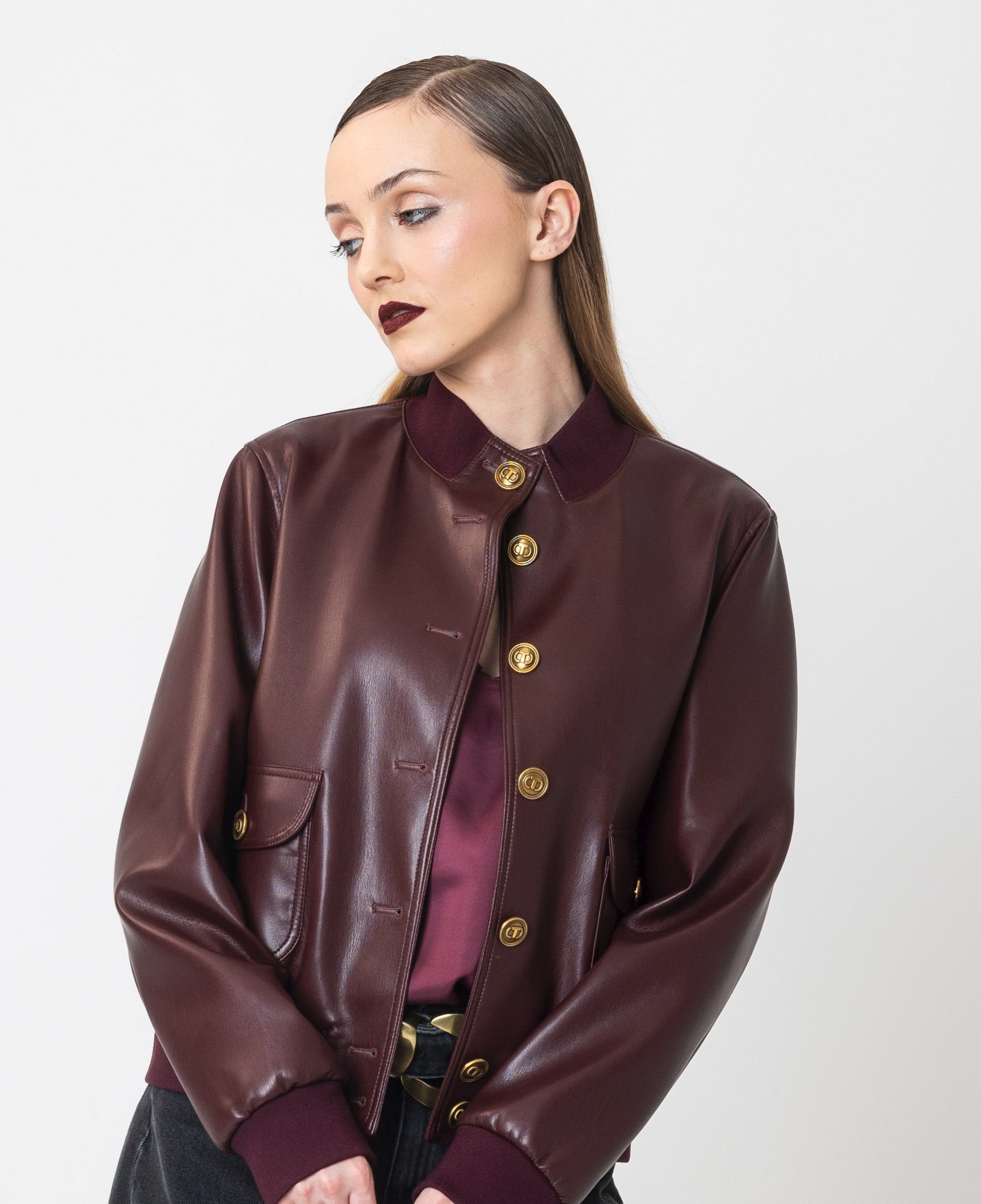 Trend in saldo: il fascino caldo di caffè e bordeaux