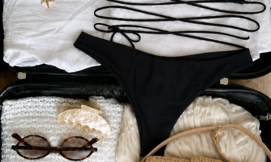 Outfit vacanza 2026: dal mare alla città, la valigia chic che risolve ogni partenza