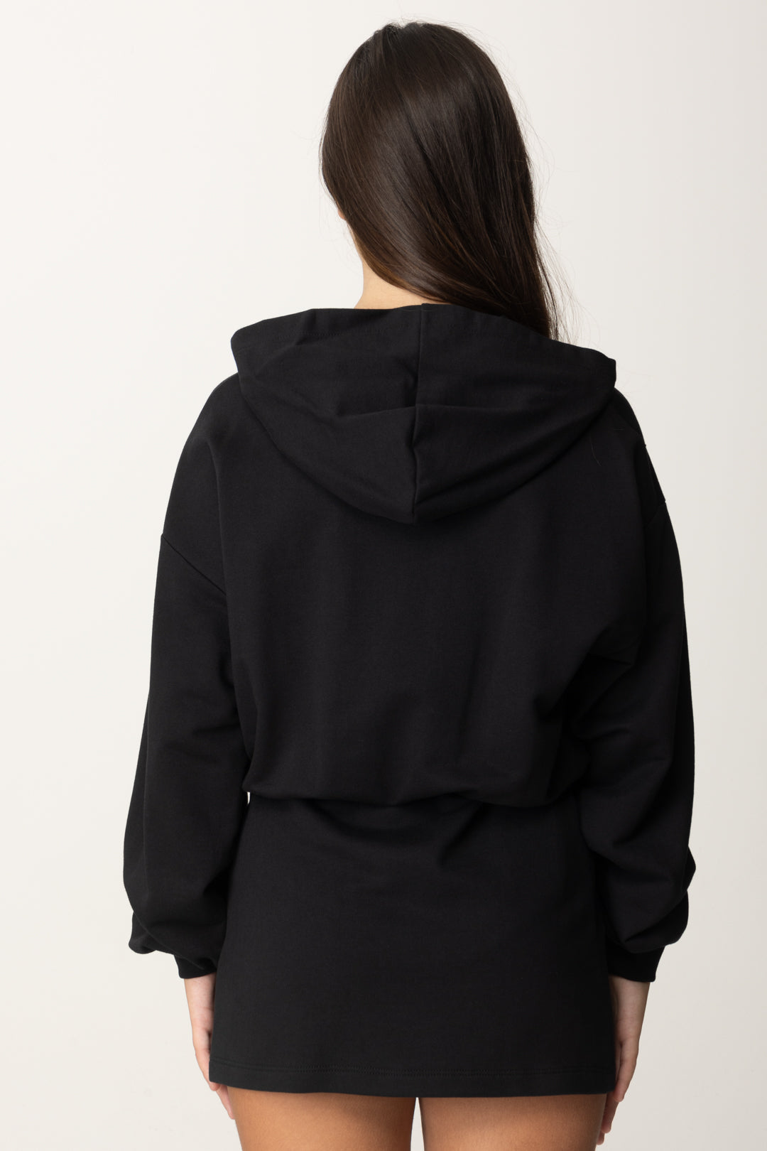 Sweatshirtkleid mit Kapuze und Wappenstickerei - Main Image