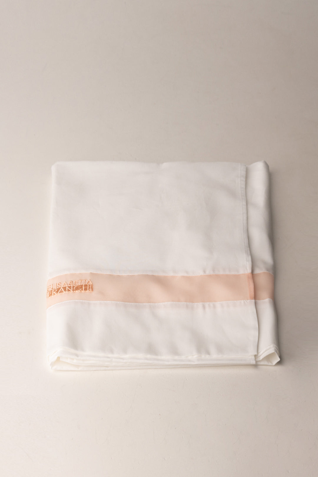 Lenzuola con Organza e Ricamo Logo