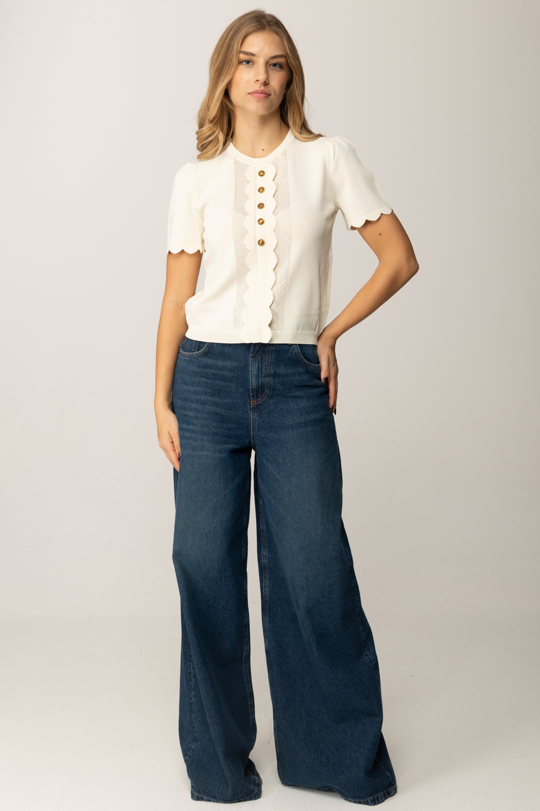 Maglia con Smerli e Bottoni Oval T