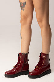 Stivaletti In Vernice con Lacci In Velluto