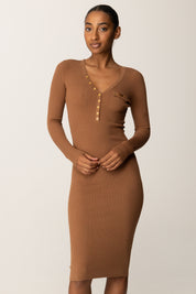 Sukienka midi prążkowana z kieszonką