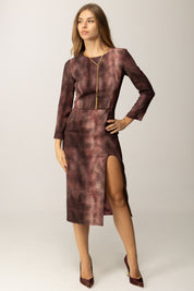 Elisabetta Franchi Abito In Crêpe con Stampa Pitone e Collana AB89157E2 MERLOT