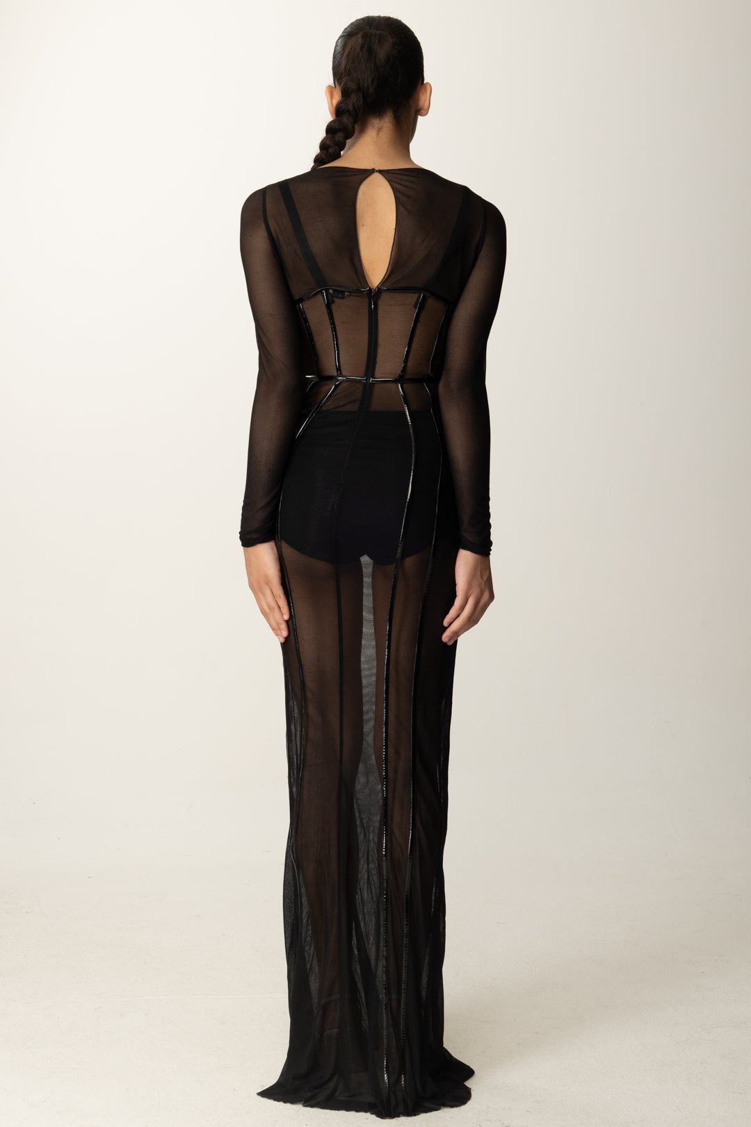 Matrimonio Rock. Abito Da Sposa Valentino Con Cravatta | Vogue Italia - Foto 10