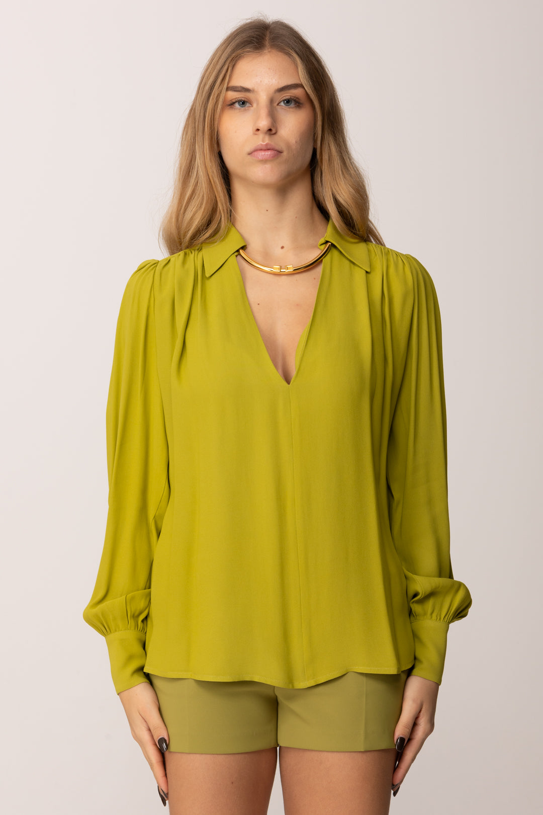 Elisabetta Franchi Camicia In Georgette con Dettaglio Gioiello CA12356E2 IGUANA
