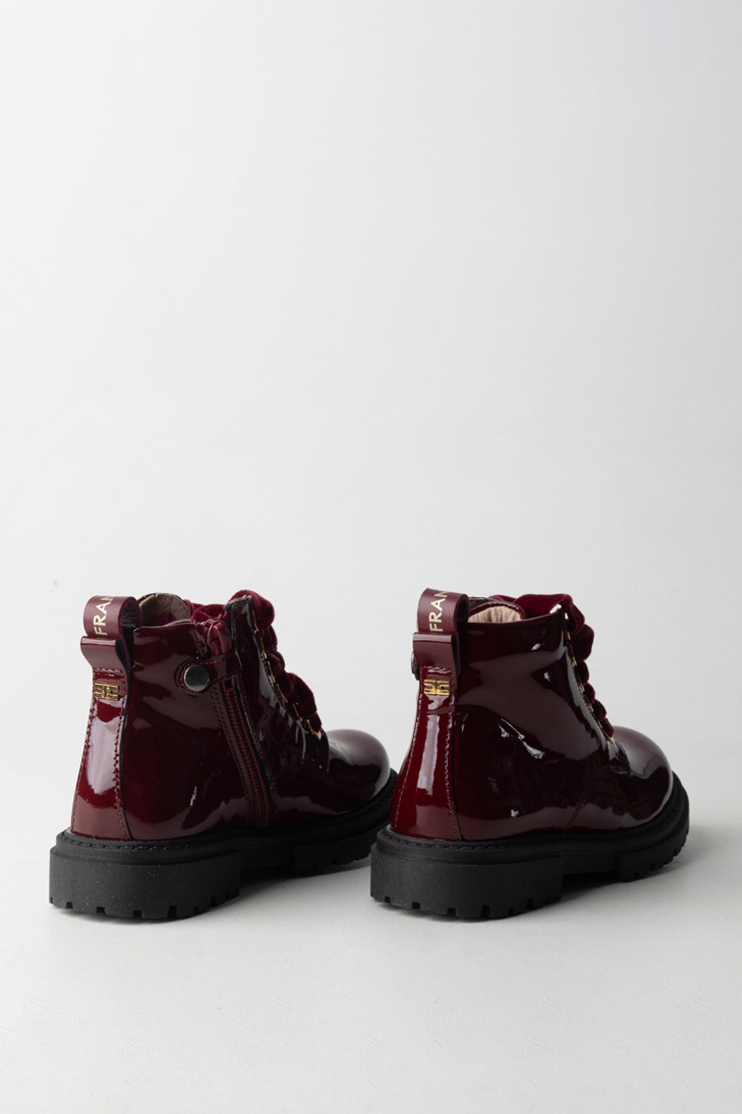 Elisabetta Franchi Bambina Stivaletti In Vernice Nera con Dettagli Dorati F1A5-E0381-0286R006 CHERRY