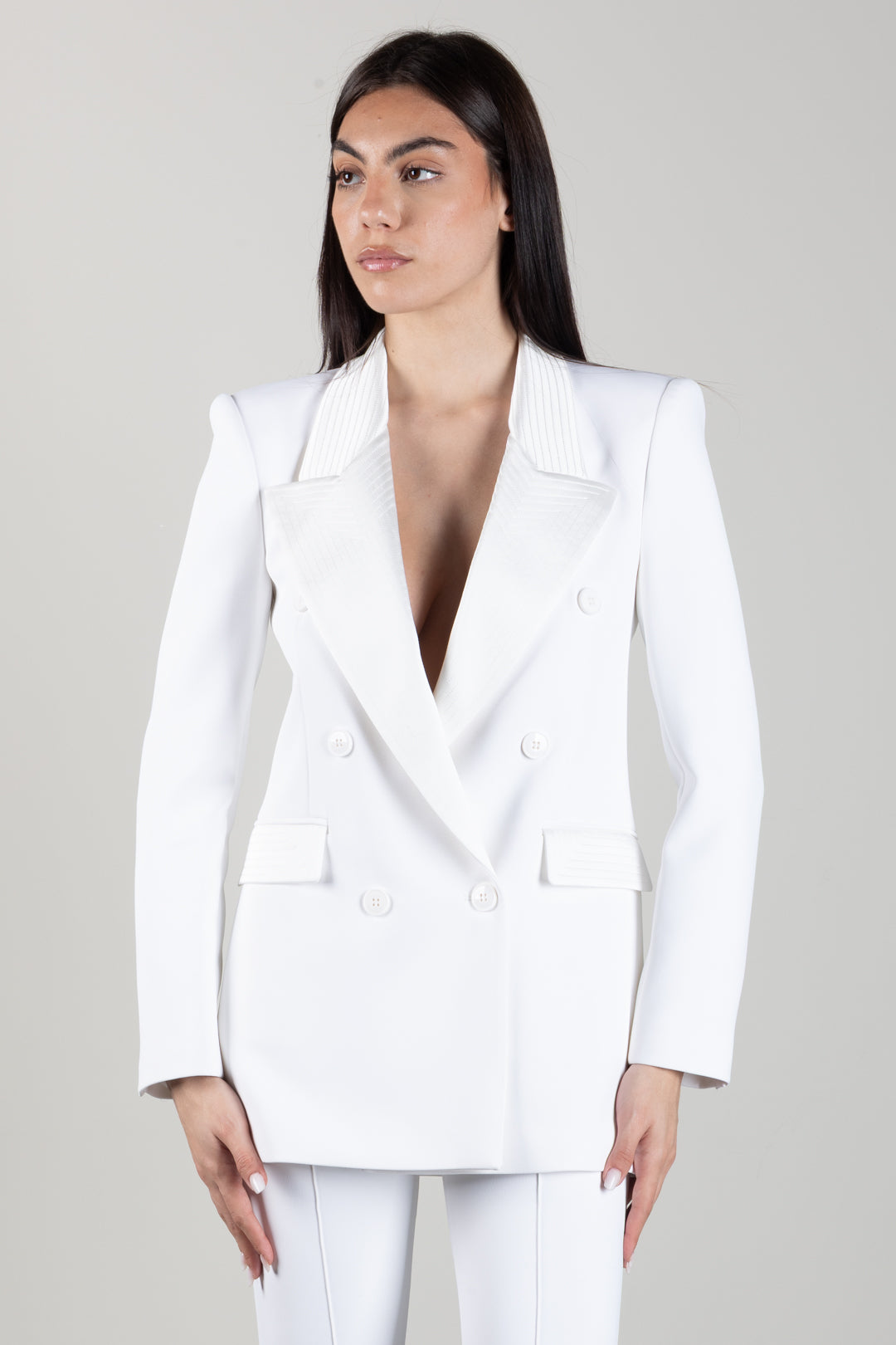 Chaqueta cruzada de crepé elástico y satén