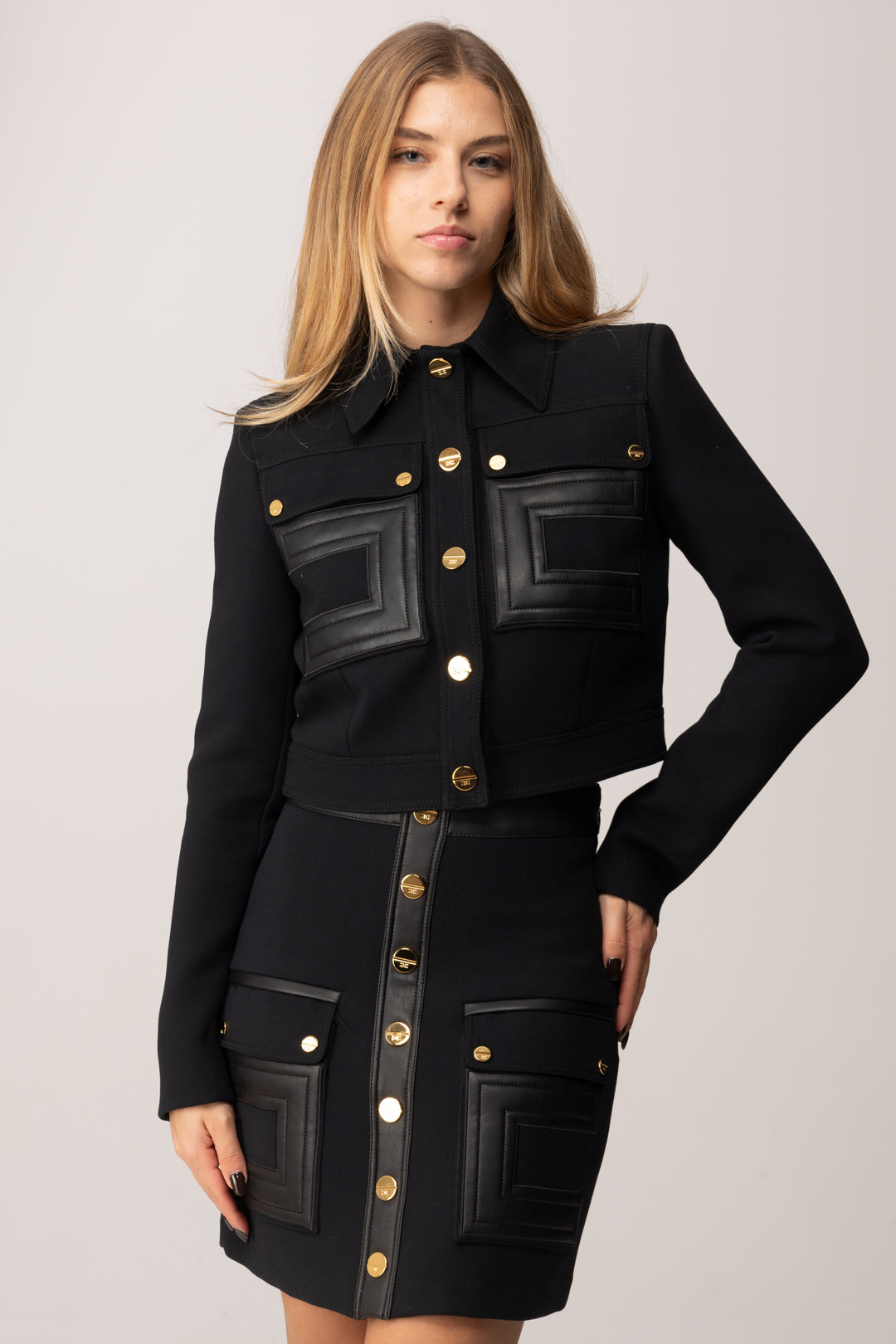 Elisabetta Franchi Giacca Crop con Maxi Logo Embossed GI15957E2 NERO