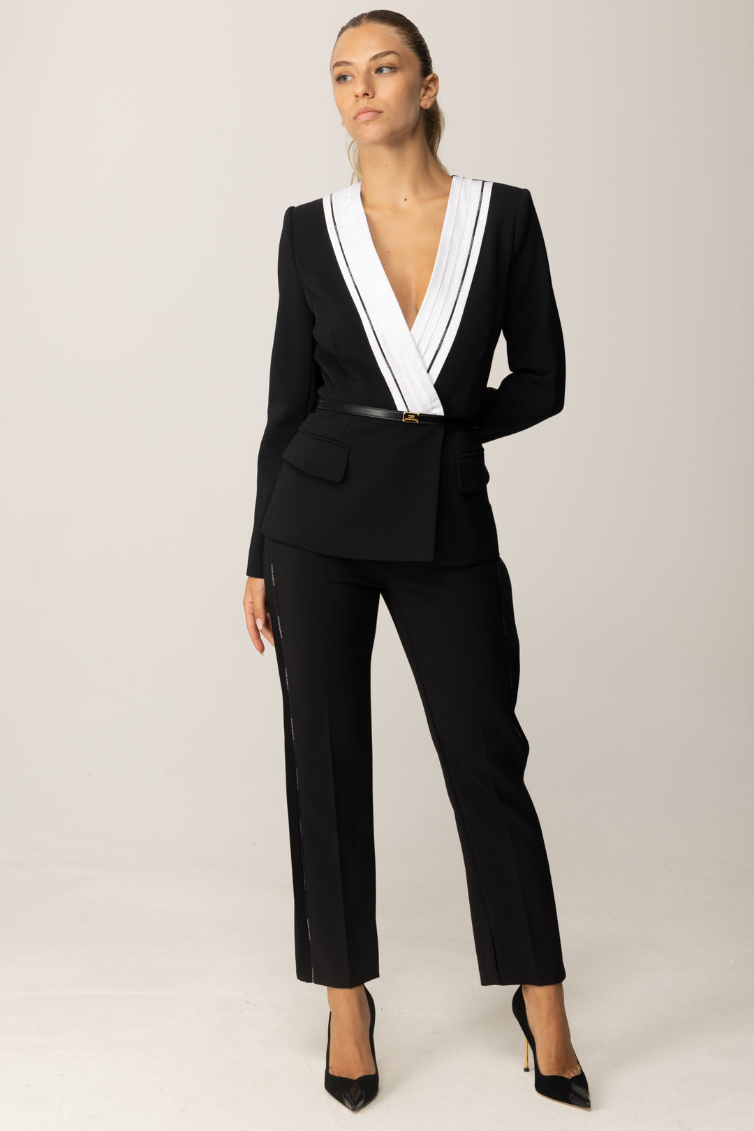 Elisabetta Franchi Giacca In Crepe con Cintura e Dettagli Smoking GI15156E2 NERO/BIANCO