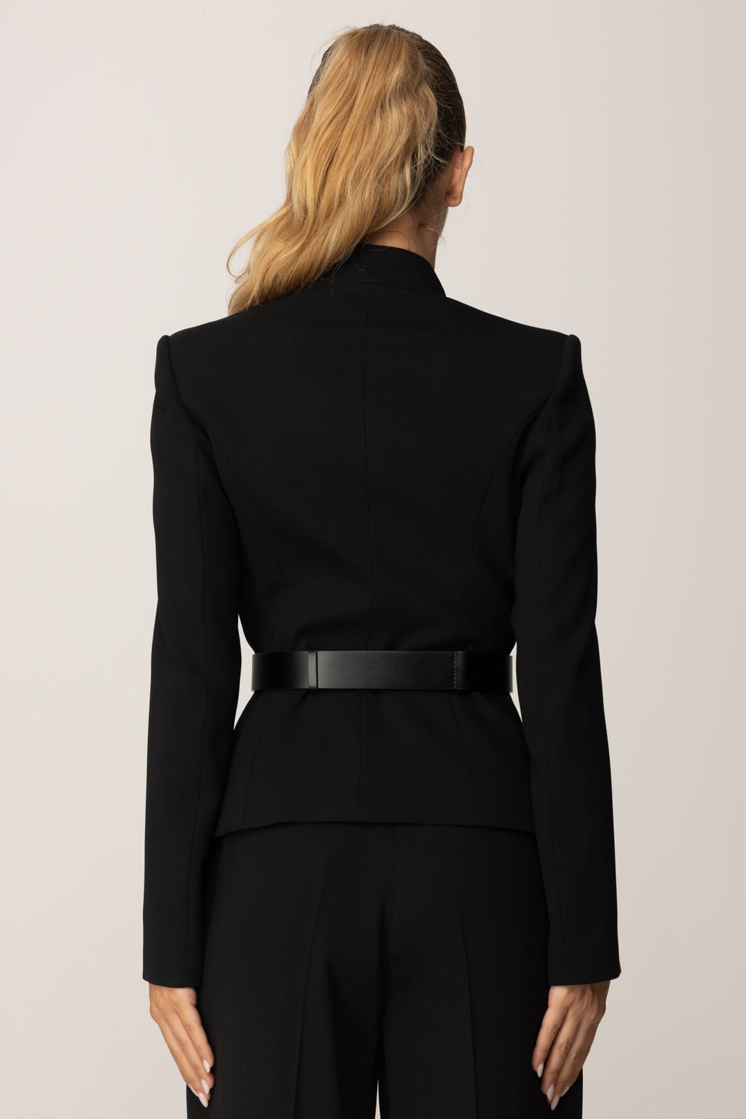 Elisabetta Franchi Giacca con Rever In Raso e Cintura GI17656E2 NERO
