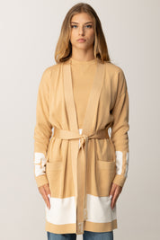 Cardigan avec ceinture avec bandes contrastantes