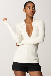 Elisabetta Franchi Maglia con Dettagli a Jour e Accessorio Logo MK09B56E2 MILK