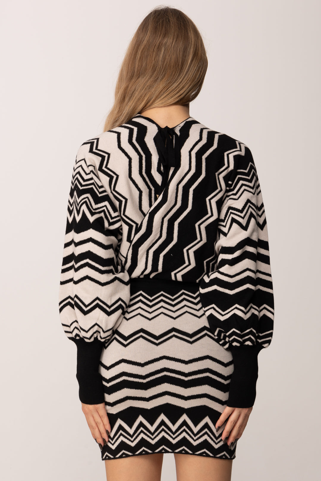 Akep Mini Abito In Maglia con Chevron NERO VSKD11024
