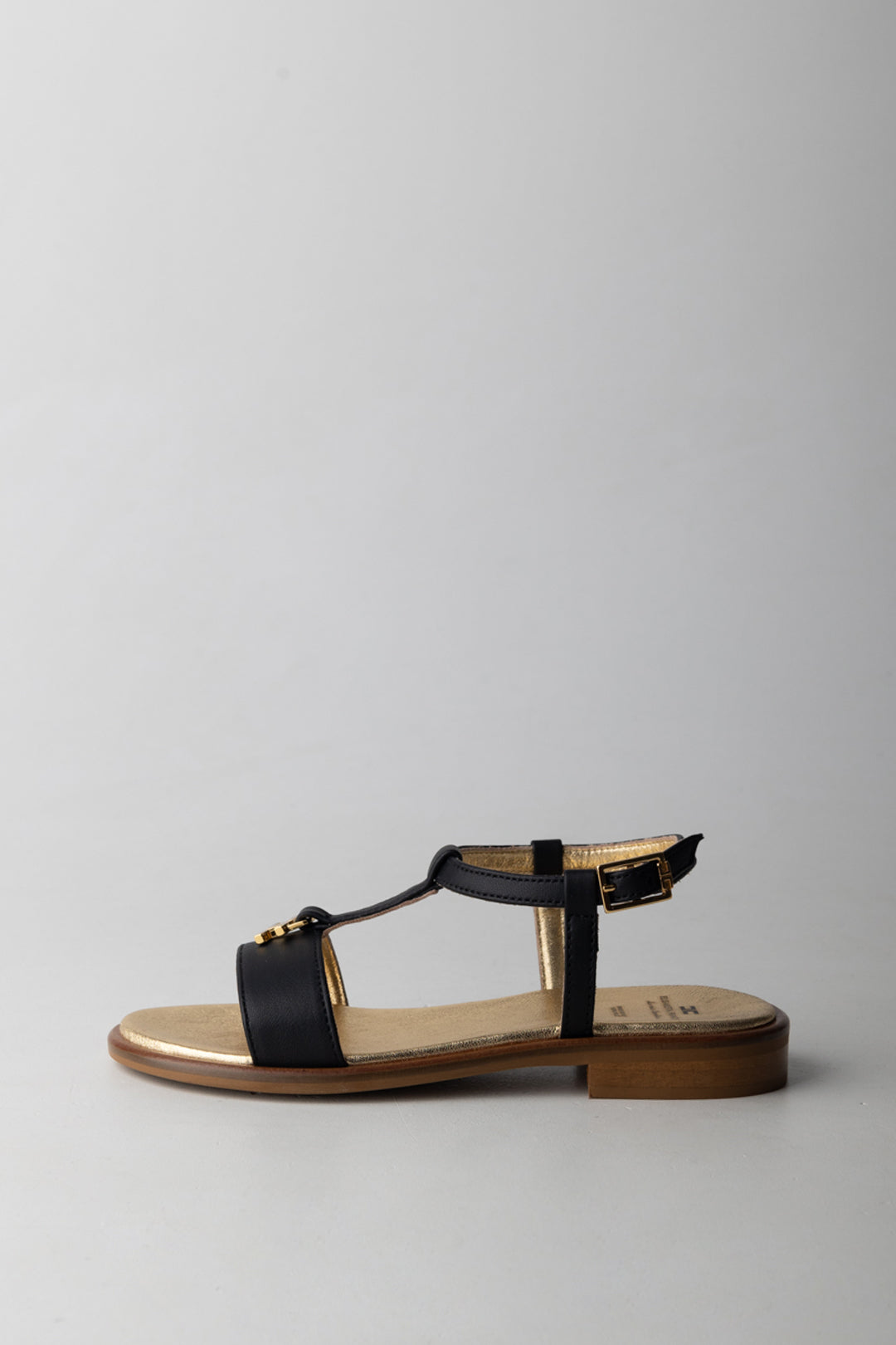 Elisabetta Franchi La mia Bambina Sandali flat con logo CC in oro F4A2-E0569-1733999- BLACK