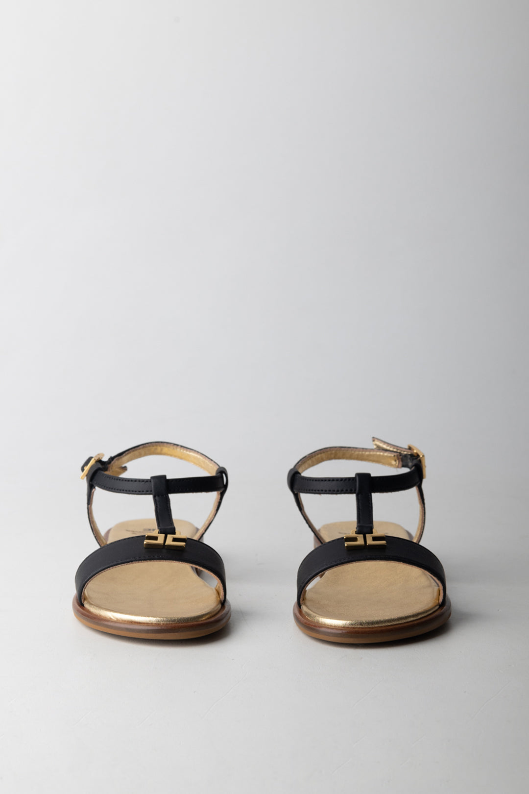 Elisabetta Franchi La mia Bambina Sandali flat con logo CC in oro F4A2-E0569-1733999- BLACK