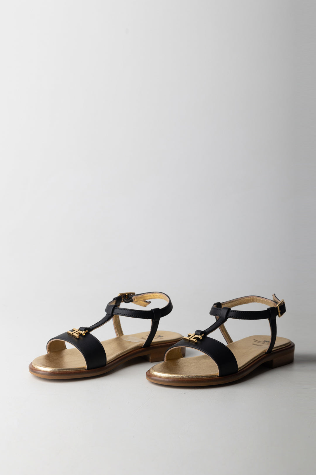 Elisabetta Franchi La mia Bambina Sandali flat con logo CC in oro F4A2-E0569-1733999- BLACK