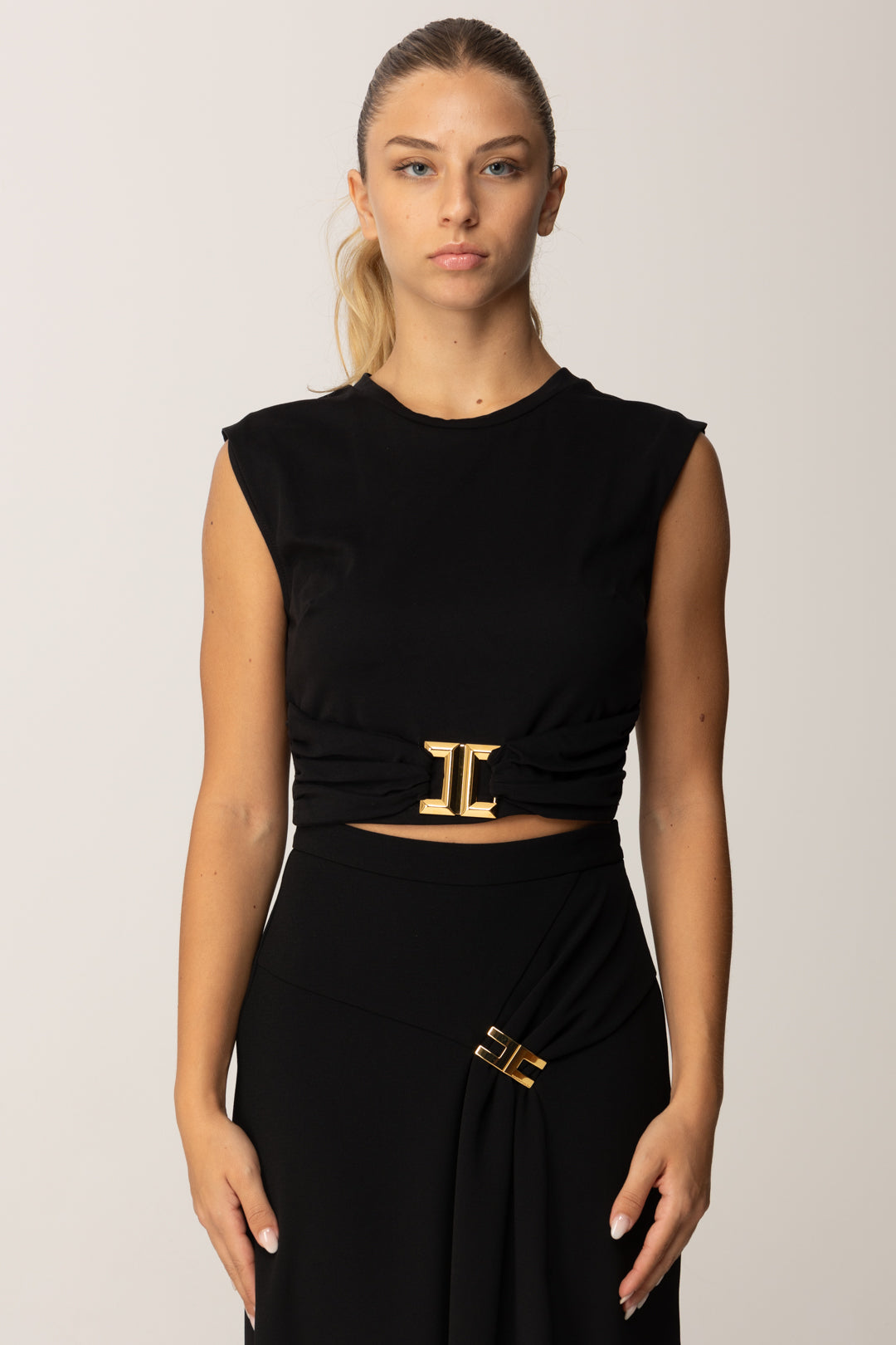Elisabetta Franchi T-shirt Crop con Accessorio Cc MA01656E2 NERO