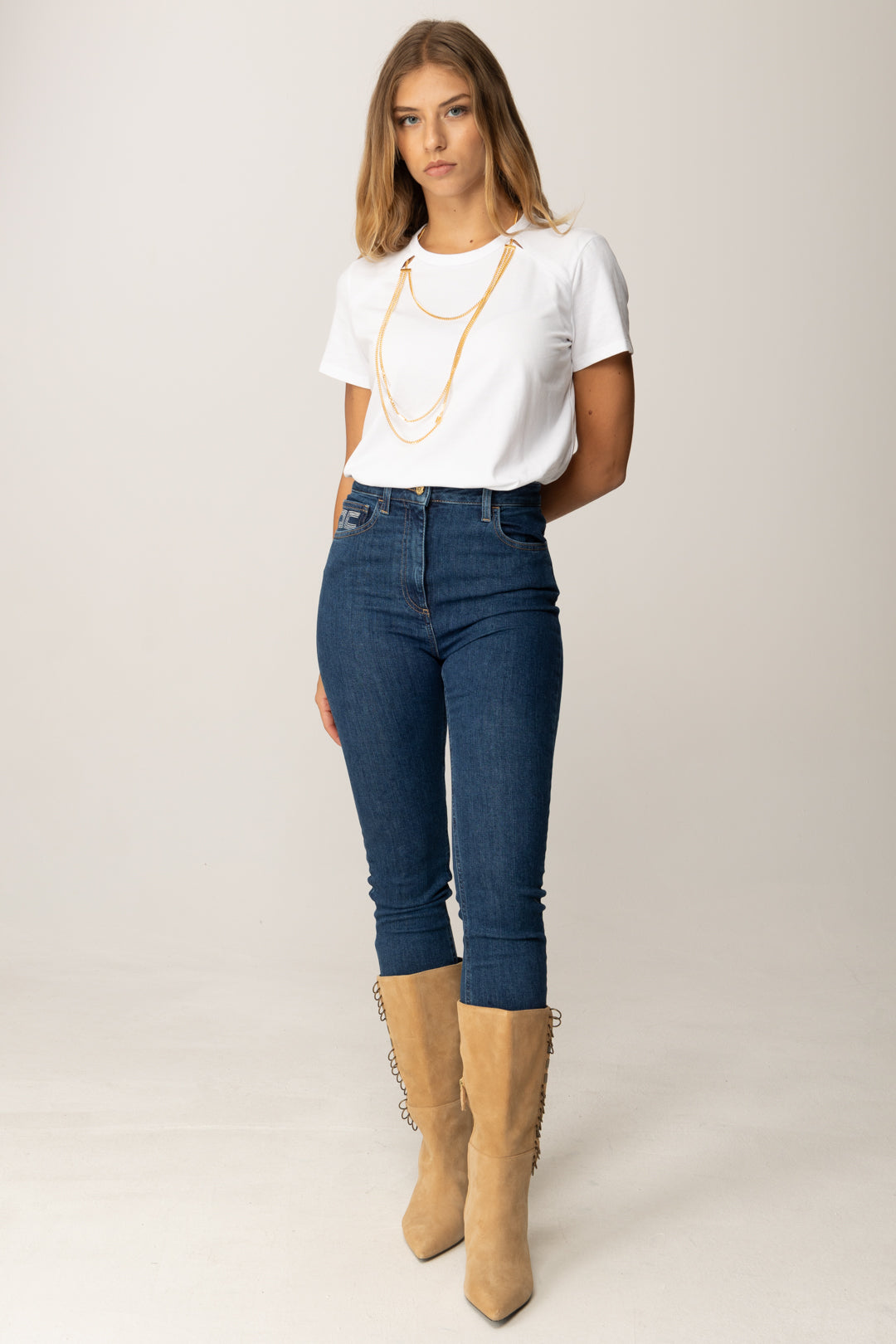 Elisabetta Franchi T-shirt Girocollo con Collana Multifilo MA00956E2 GESSO