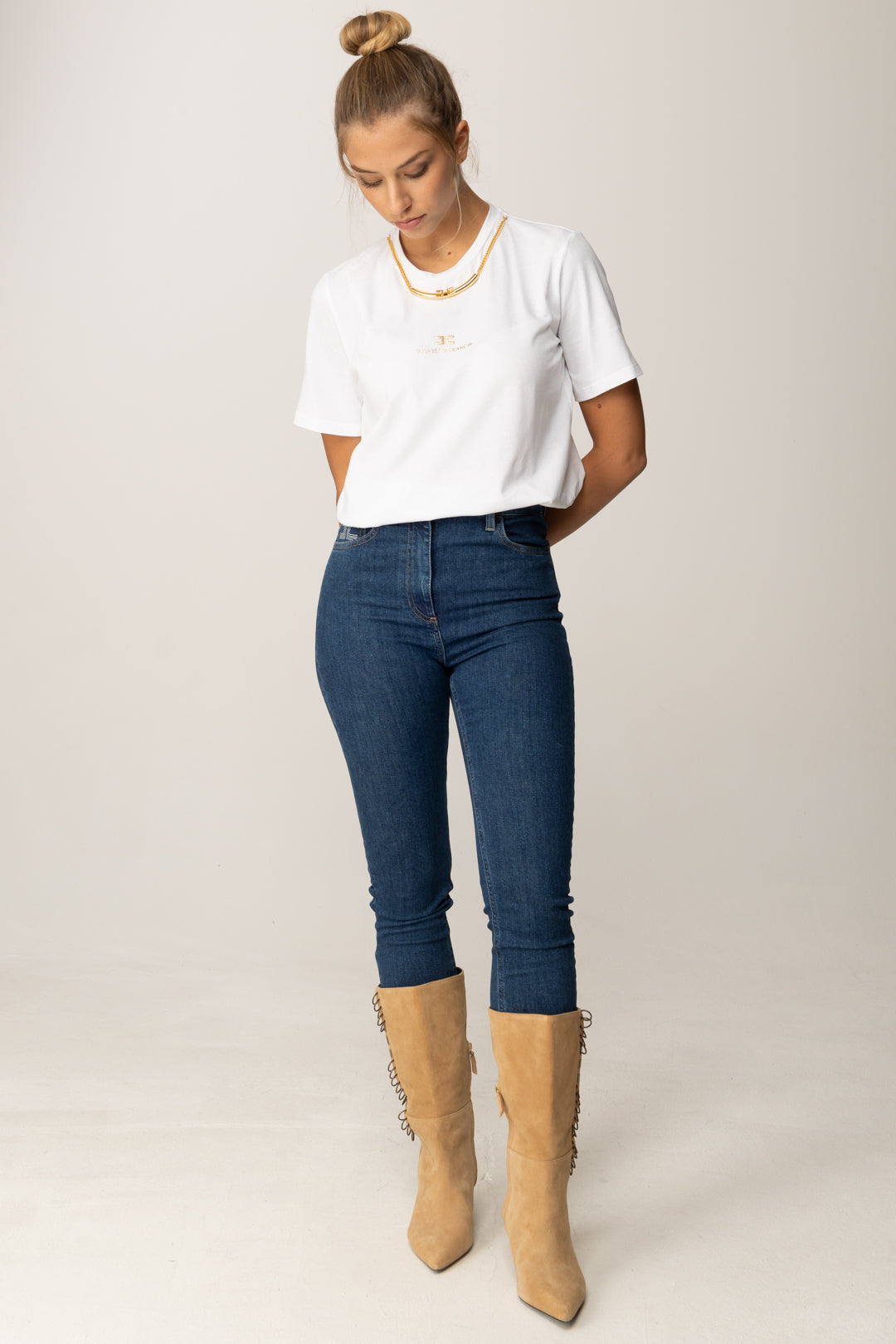 Elisabetta Franchi T-shirt con Logo Lettering e Collana MA02856E2 GESSO