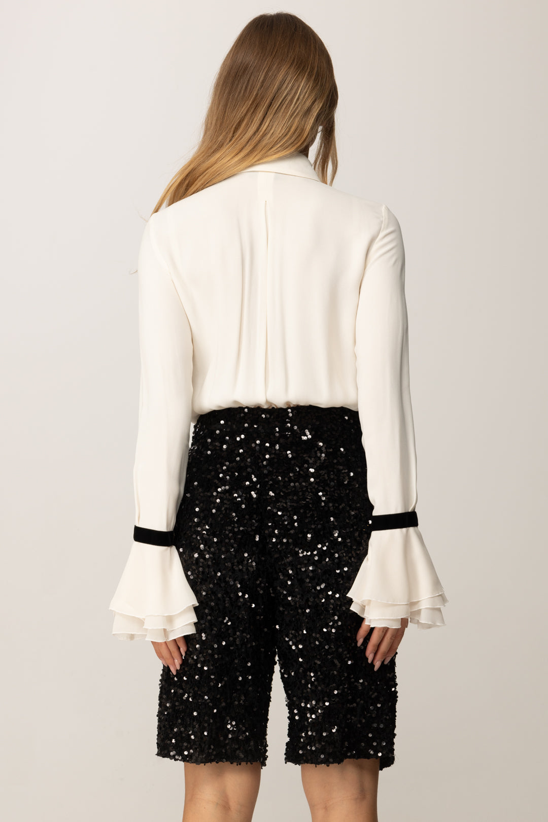 Elisabetta Franchi Tuta In Georgette con Bermuda Full Paillettes MILK/NERO TU06557E2