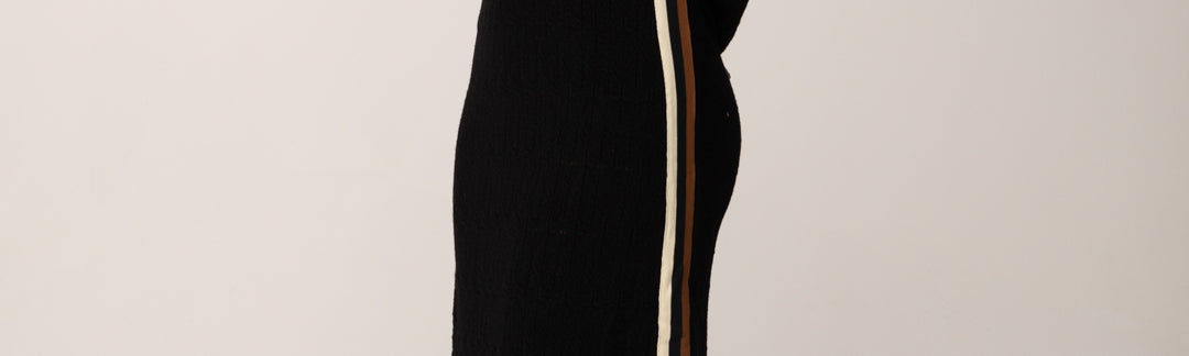 Akep Abito In Maglia Punto Traforato con Bande Laterali a Contrasto
 VSKD11038 NERO