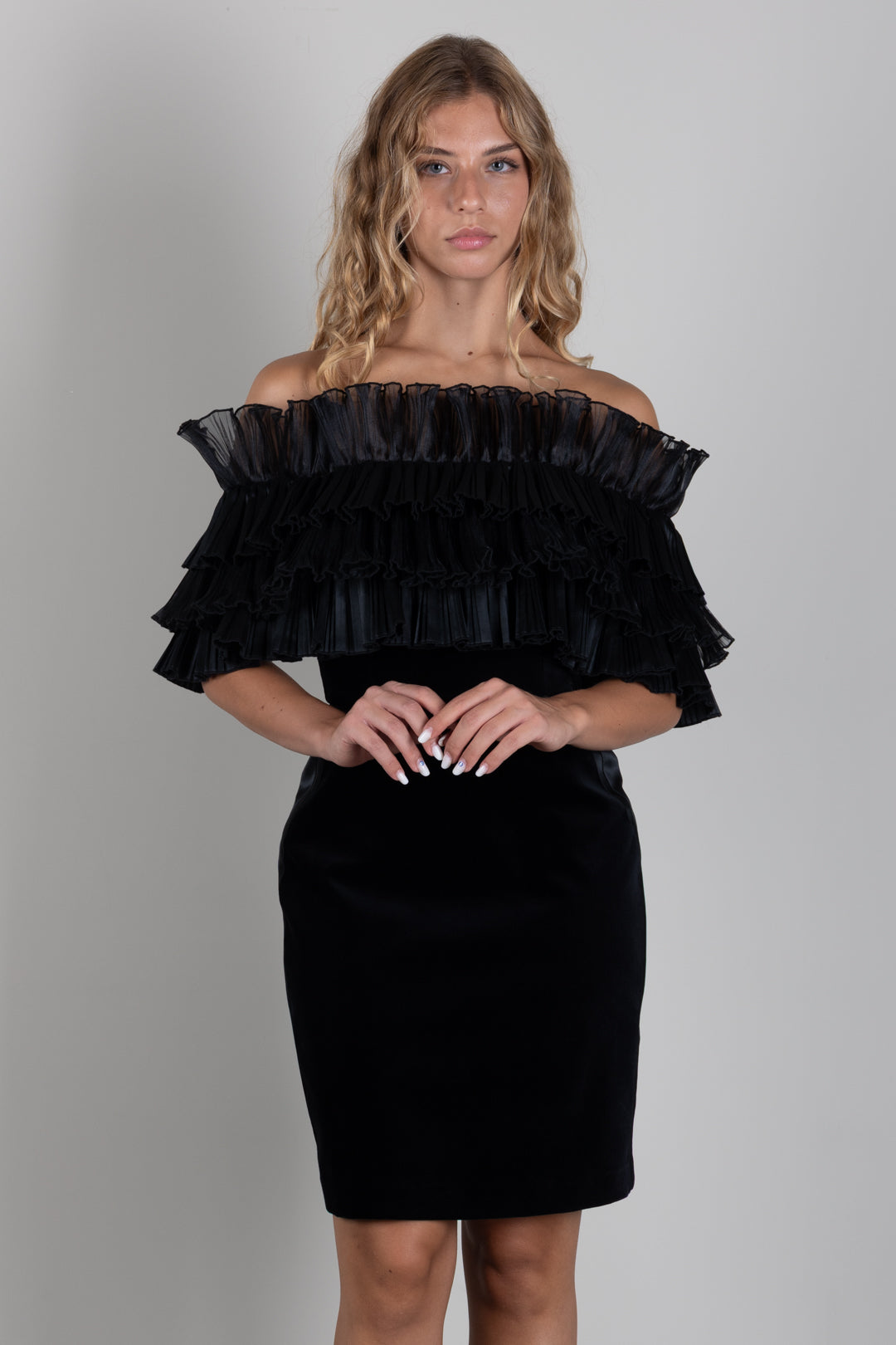 Elisabetta Franchi Abito In Velluto con Maxi Balze Plissé AB01467E2 NERO