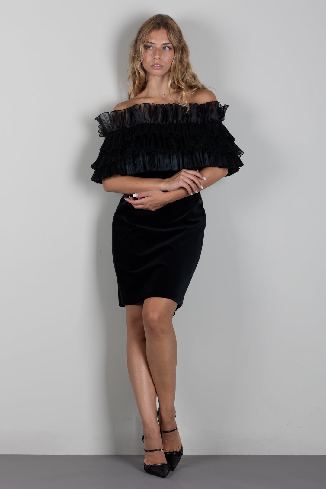 Elisabetta Franchi Abito In Velluto con Maxi Balze Plissé AB01467E2 NERO