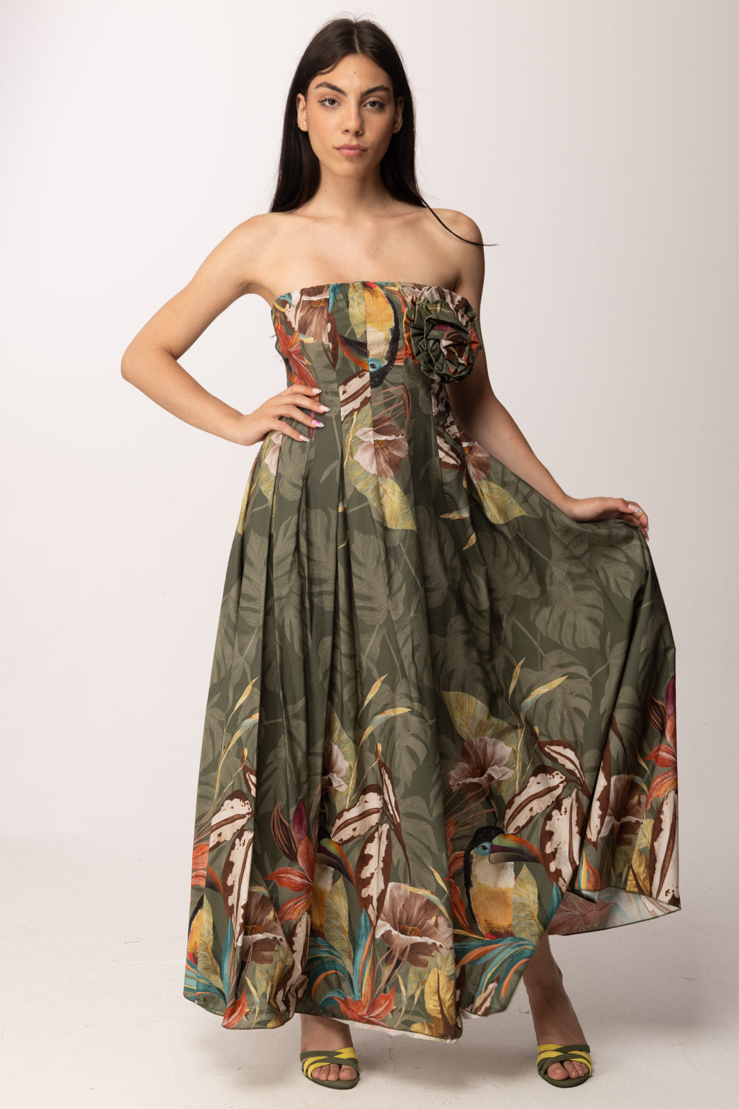 Khloe Femme Abito Lungo Tropicale con Fiore Applicato HY3966-C12 FANTASIA 2