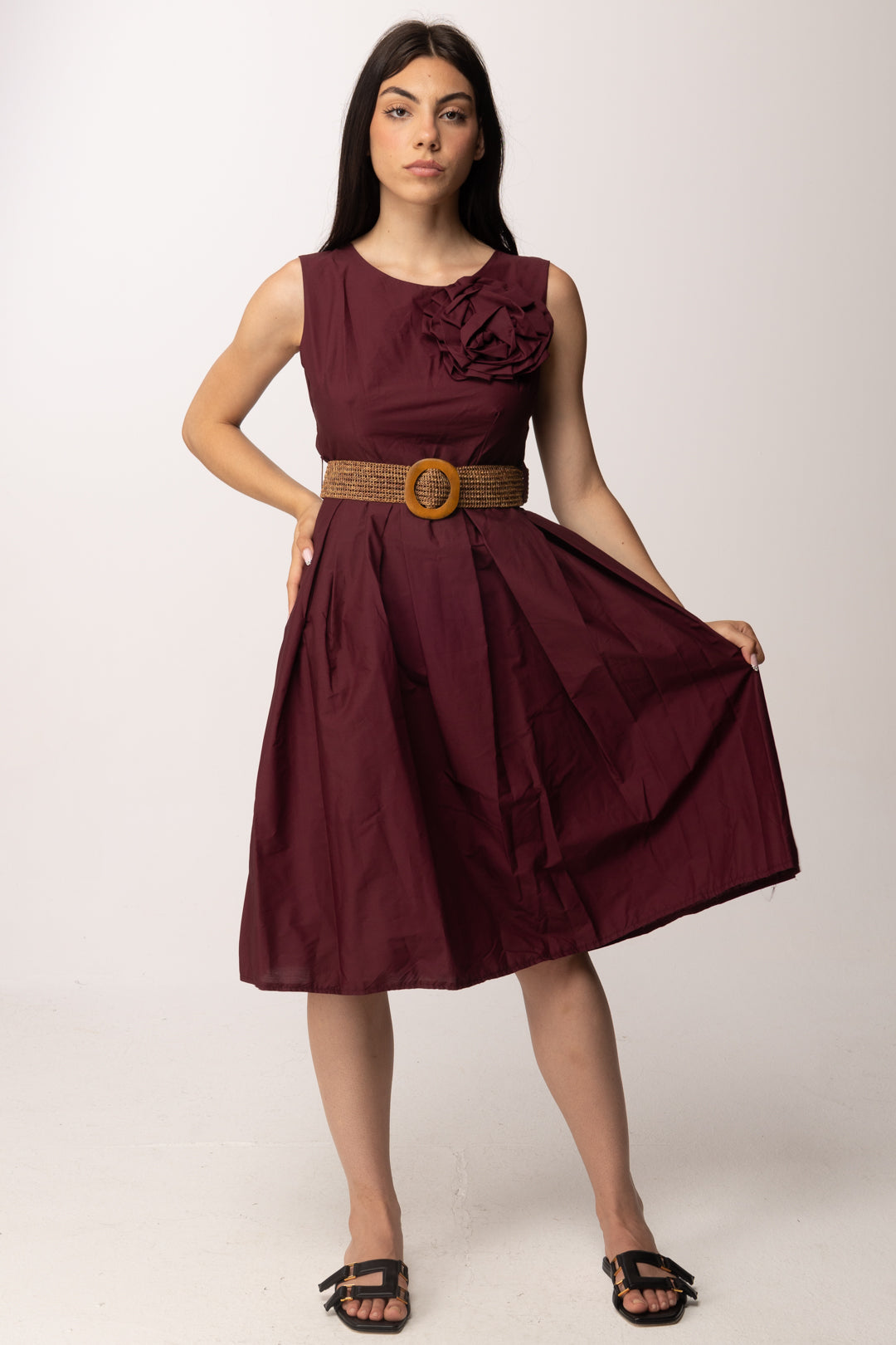 Khloe Femme Abito Midi con Fiore Applicato e Cintura Intrecciata H3932-C3 BORDEAUX