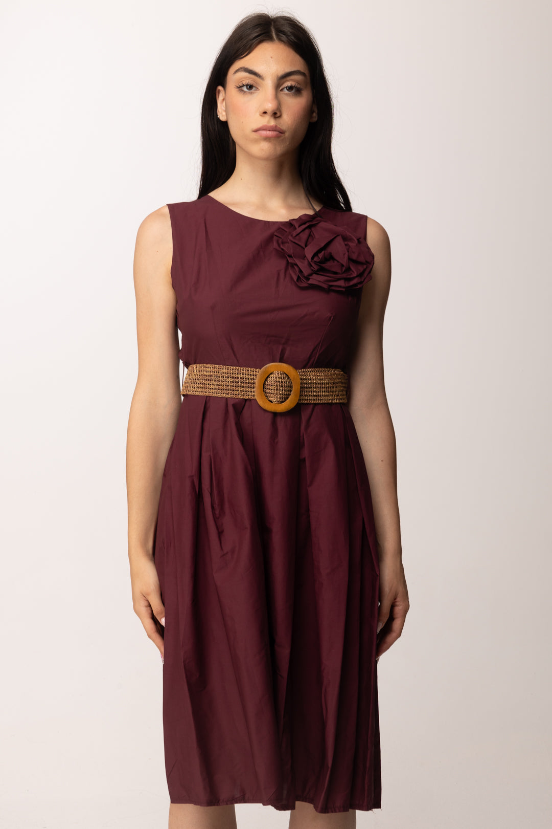 Khloe Femme Abito Midi con Fiore Applicato e Cintura Intrecciata H3932-C3 BORDEAUX