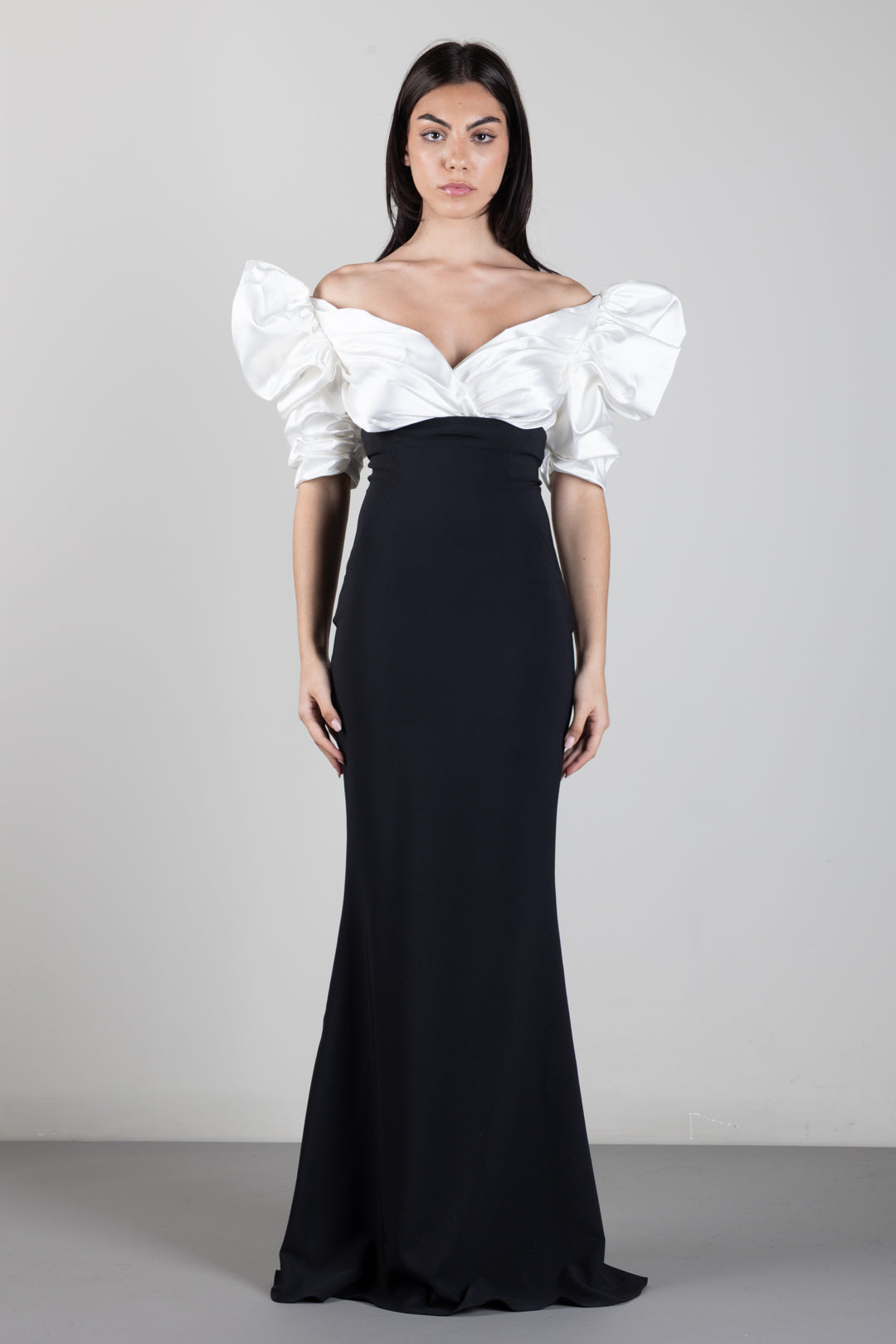 Elisabetta Franchi Abito Red Carpet In Gazar e Crêpe Leggero con Maniche Balloon ABR0967E2 AVORIO/NERO