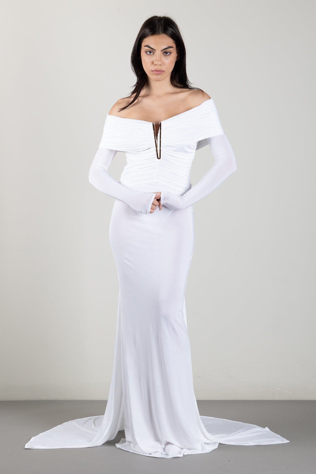 Elisabetta Franchi Abito Red Carpet In Jersey Crêpe Leggero con Drappeggio e Coda ABR2667E2 AVORIO