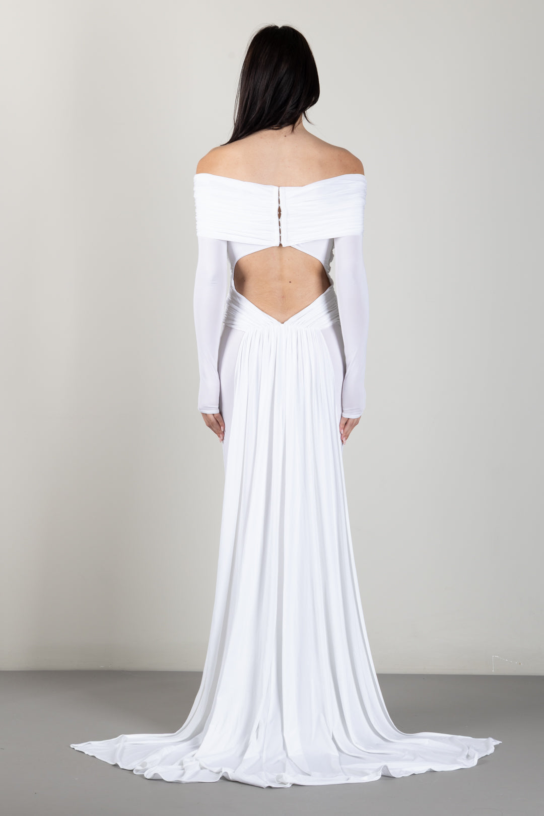 Elisabetta Franchi Abito Red Carpet In Jersey Crêpe Leggero con Drappeggio e Coda ABR2667E2 AVORIO