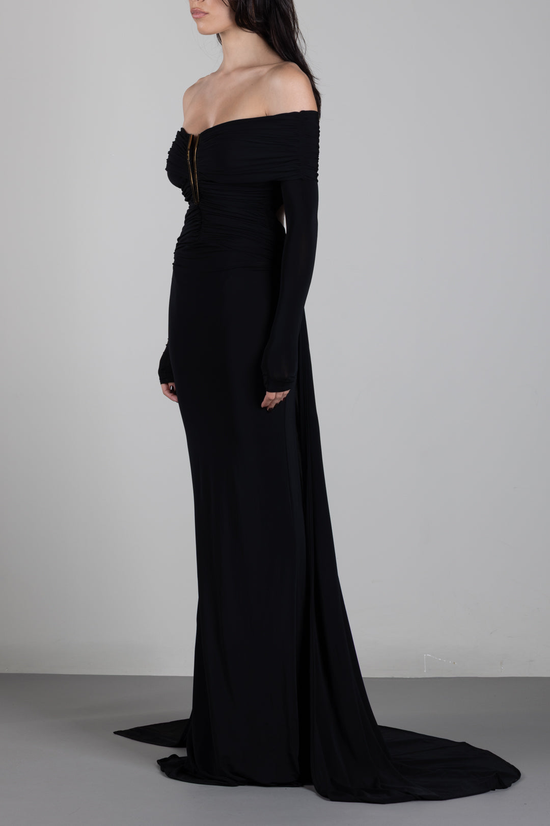 Elisabetta Franchi Abito Red Carpet in jersey crêpe leggero con drappeggio e coda ABR2667E2 NERO