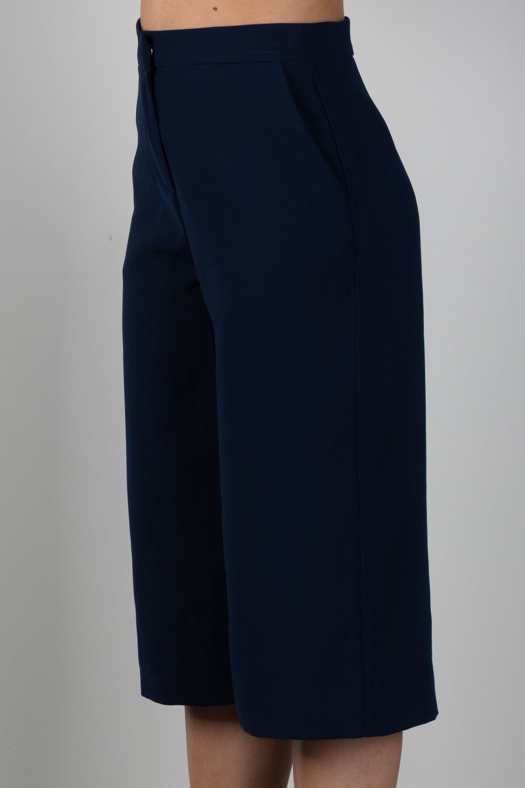 Elisabetta Franchi Bambina Bermuda In Crêpe con Logo Embossed Dietro EFBE0890GA022.4062