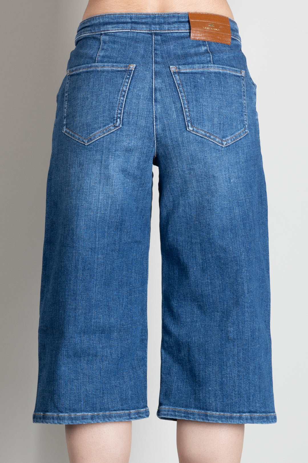 Elisabetta Franchi Bermuda In Denim con Bottoniera PJ19N66E2 BLUE VINTAGE