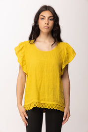 Khloe Femme Blusa In Lino con Volant e Pizzo Sangallo 26423 GIALLO