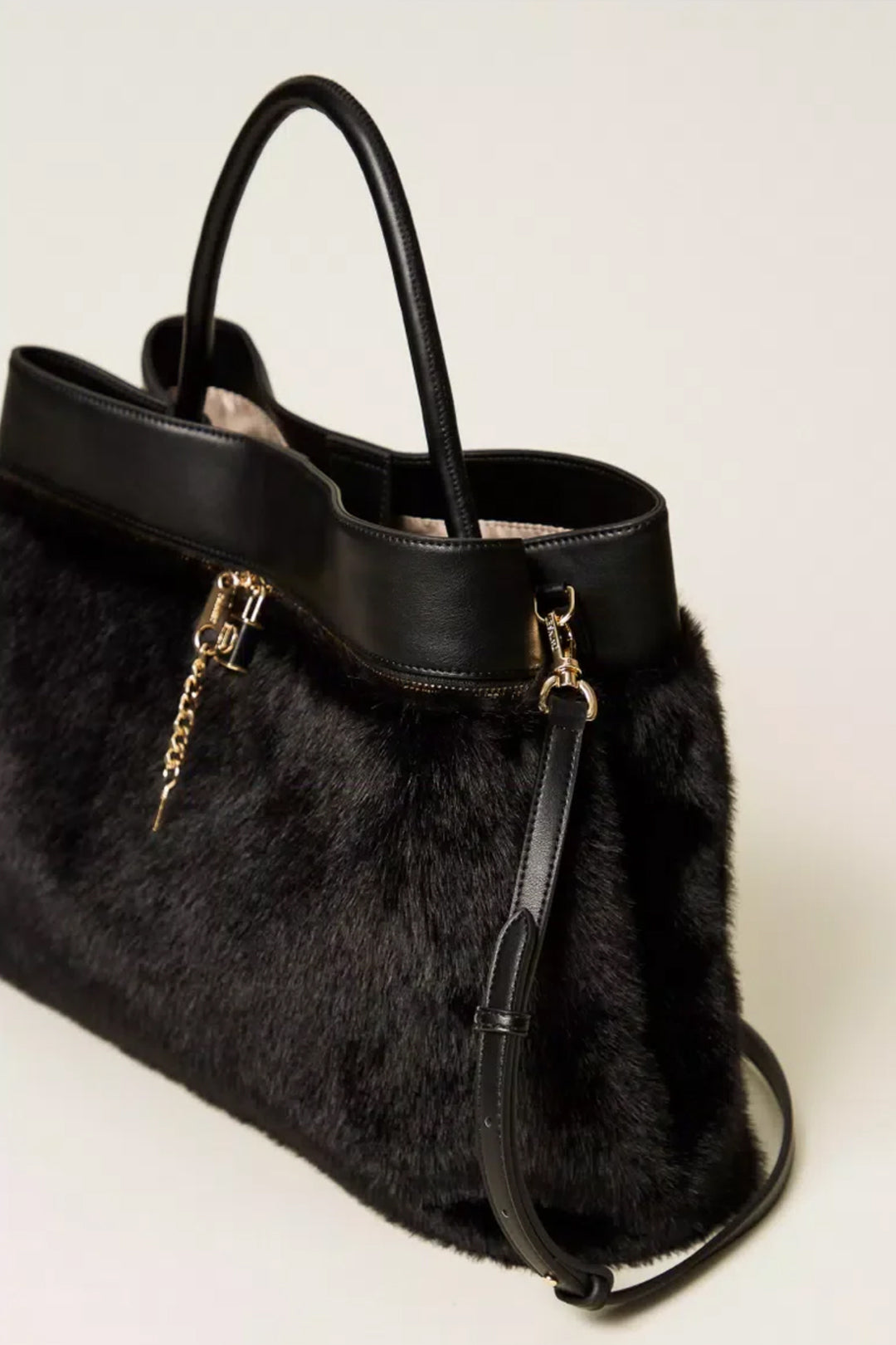 Twin-set Borsa a Mano con Charms Tracolla 252TD8400 NERO