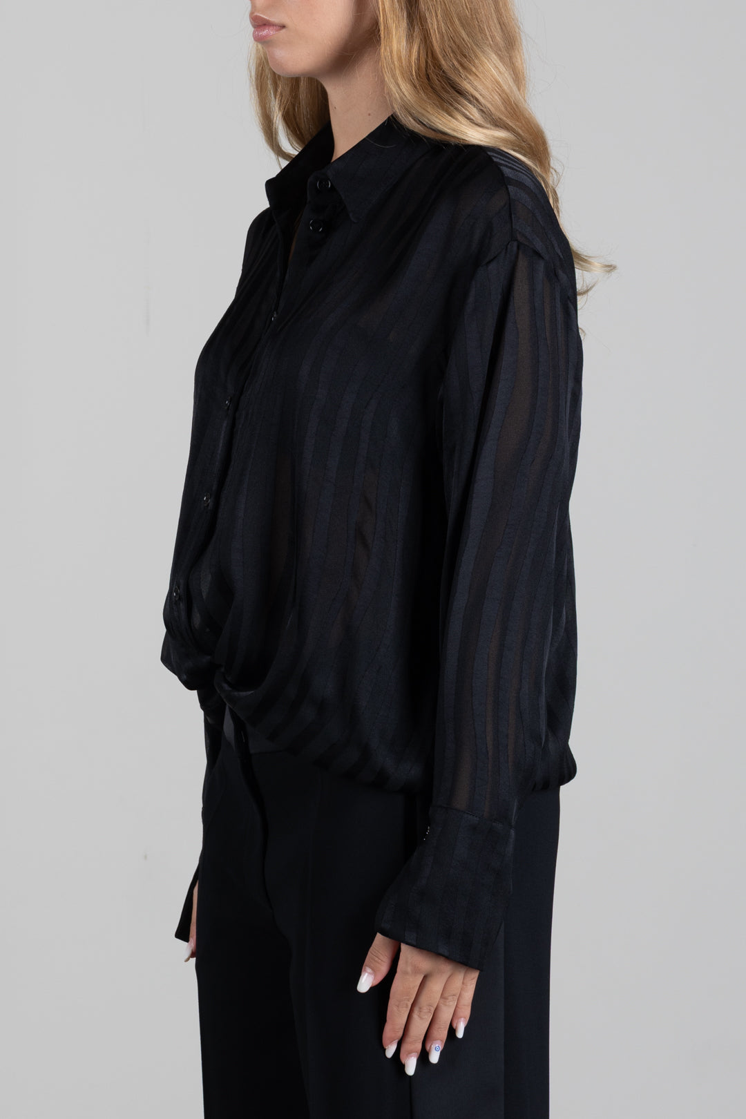 Patrizia Pepe Camicia a Righe Tono Su Tono Semitrasparente 8C0341 C0236 NERO