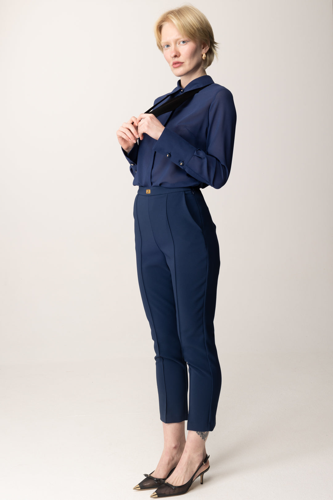 Elisabetta Franchi Camicia con Cravattino e Apertura Sul Retro CA10952E2 OLTREMARE