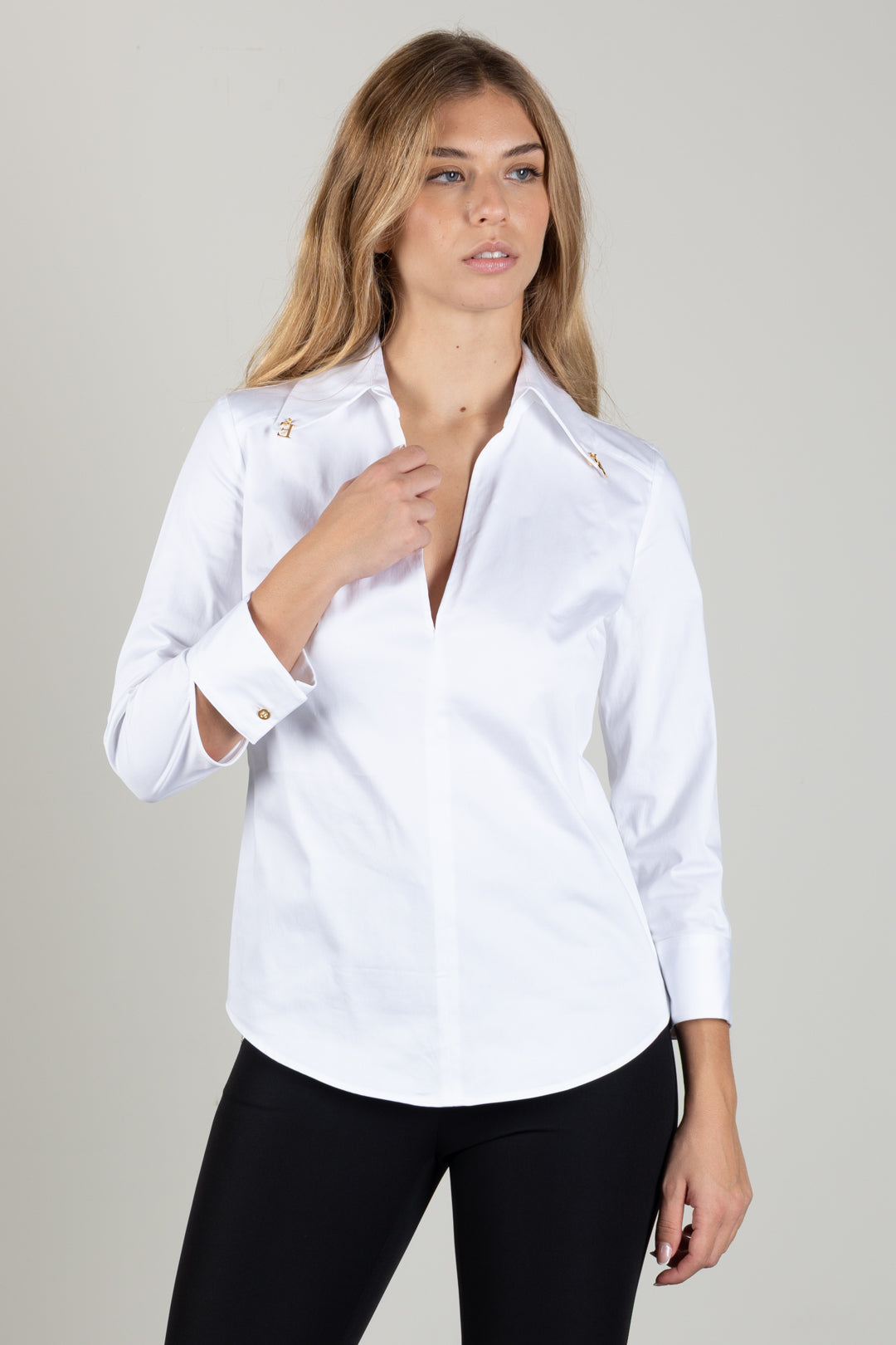 Elisabetta Franchi Camicia con Scollo a V e Charm Logo CA19366E2 BIANCO