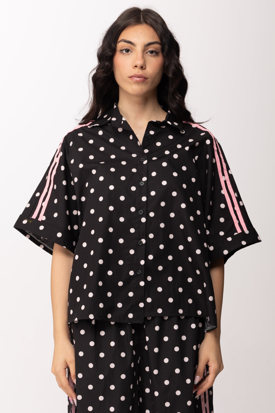 Khloe Femme Camicia Over con Maxi Pois 26107B NERO/FUXIA