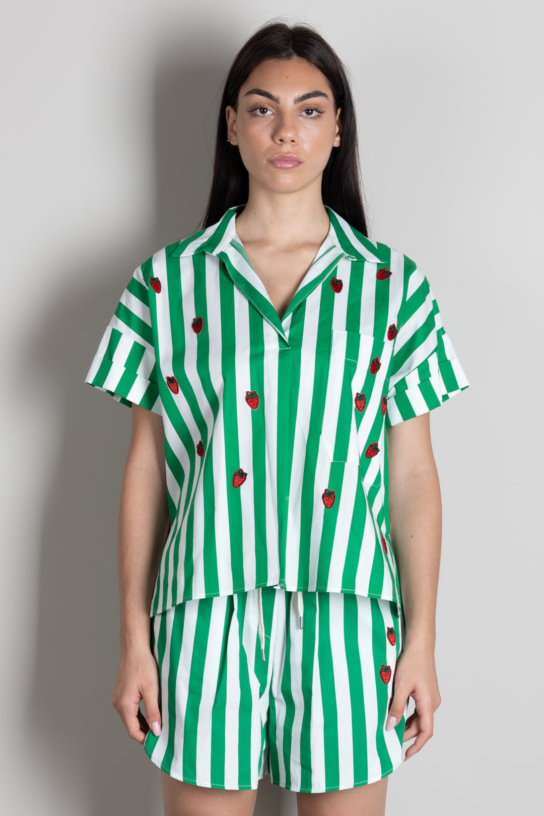 Vicolo Camicia Rigata con Patch Fragole RAB1034 BIANCO/VERDE