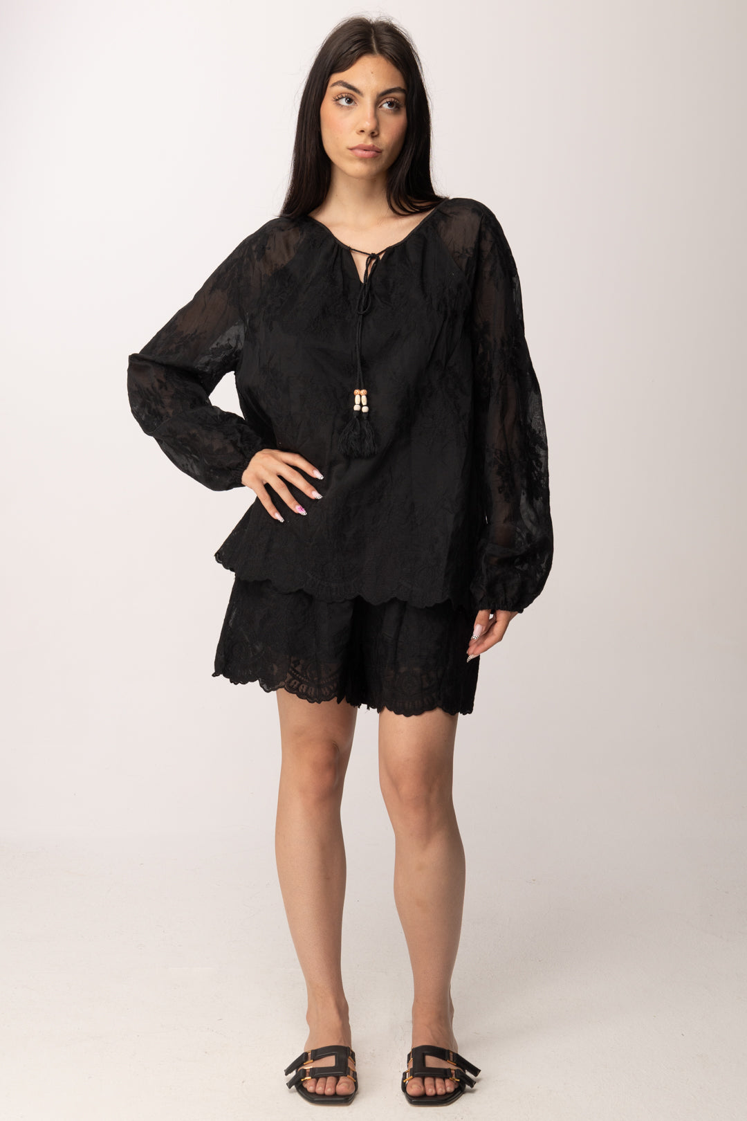 Khloe Femme Completo Ricamato con Blusa e Shorts 6194 NERO