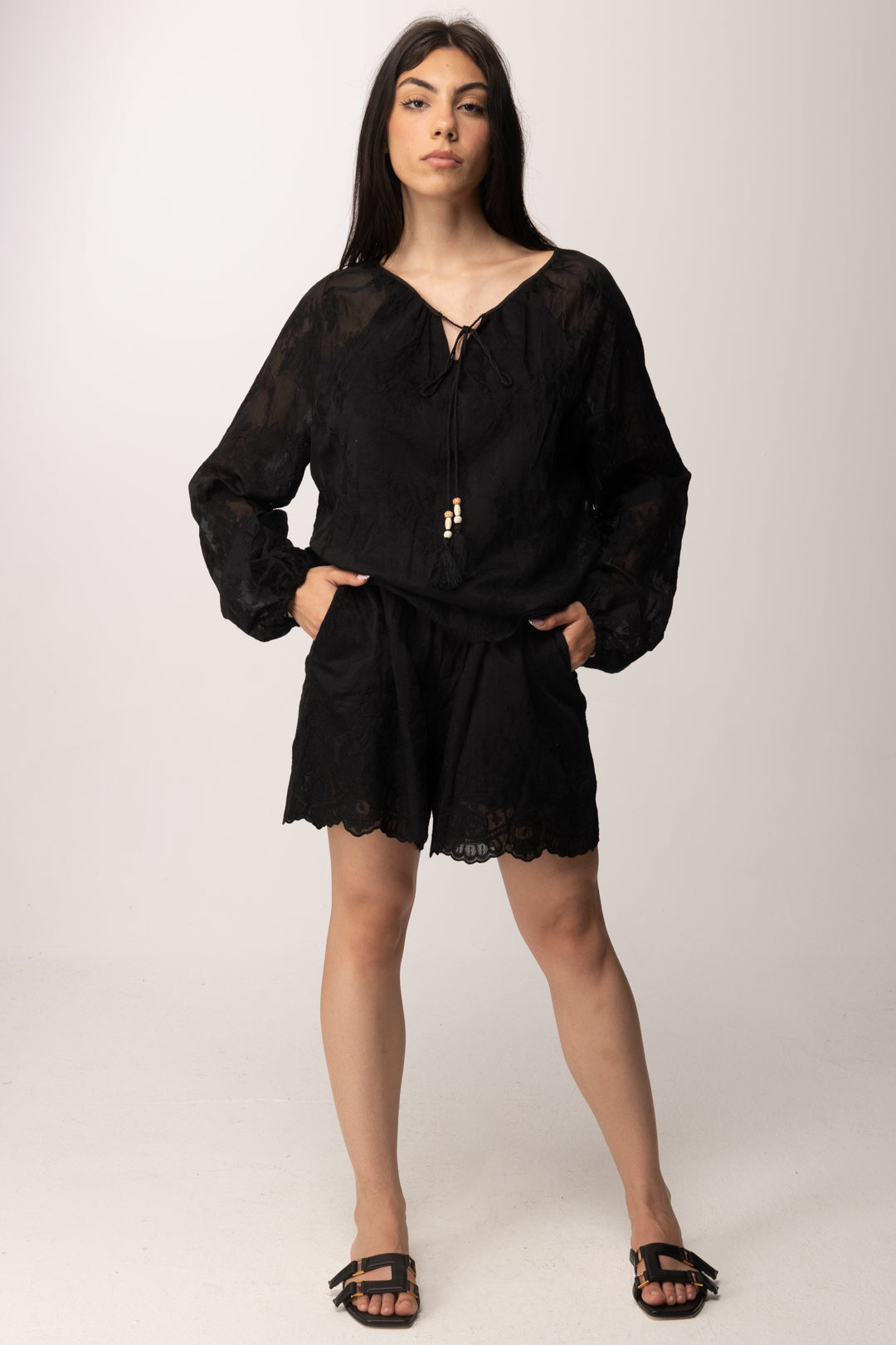 Khloe Femme Completo Ricamato con Blusa e Shorts 6194 NERO